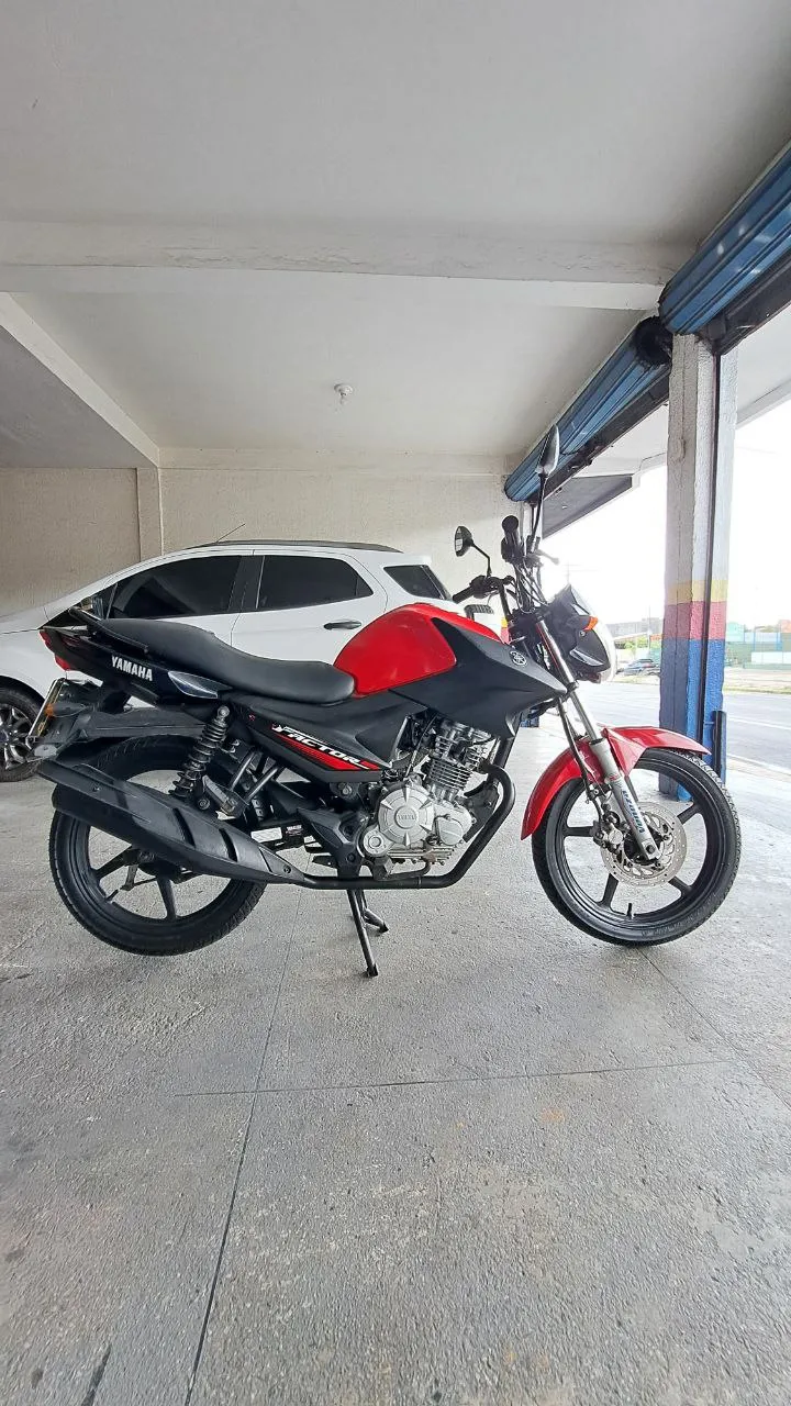 YAMAHA YBR 125 FACTOR ED LATERAL DIREITA 